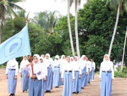 Kepsek Smansa Kepulauan Posek Lantik Pengurus Osis Baru