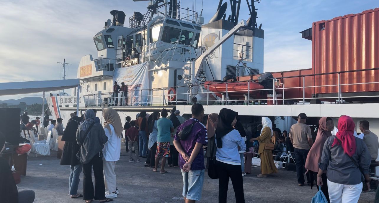 suasana arus balik di Pelabuhan Dabo Singkep