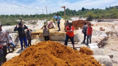 Perbaikan Jalan Vital di Singkep Barat: Sinergi untuk Masyarakat