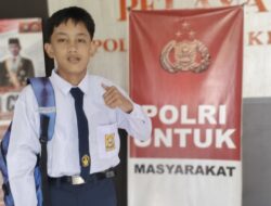 Di Balik Seragam, Ada Hati: Kisah Nando Anak Asuh Polsek Singkep Barat
