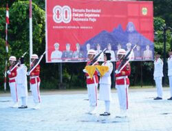 Paskibraka Lingga 2025 Sukses Kibarkan Merah Putih di Halaman Kantor Bupati